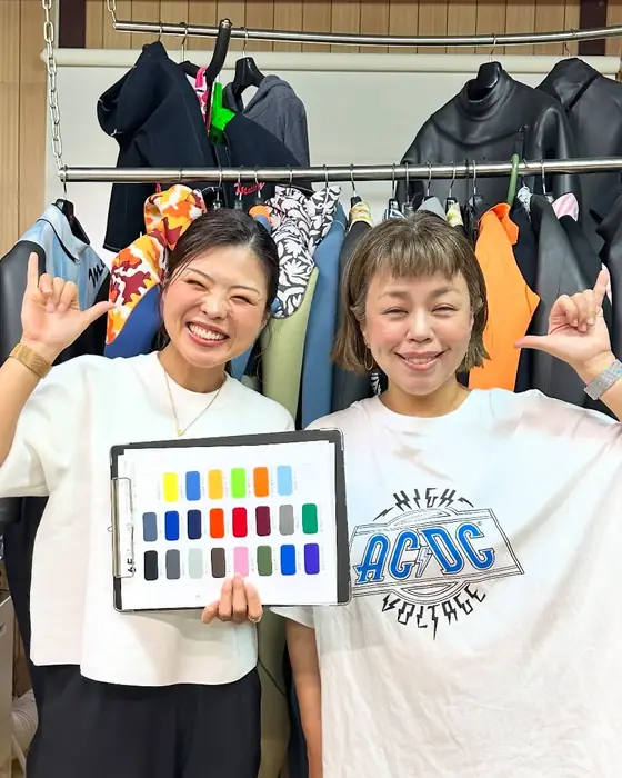 ご来店のお客様とスタッフの記念写真