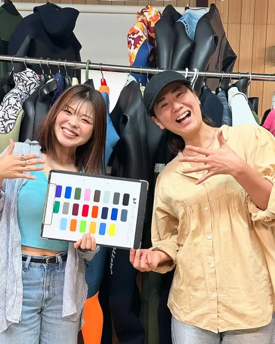ご来店のお客様とスタッフの記念写真