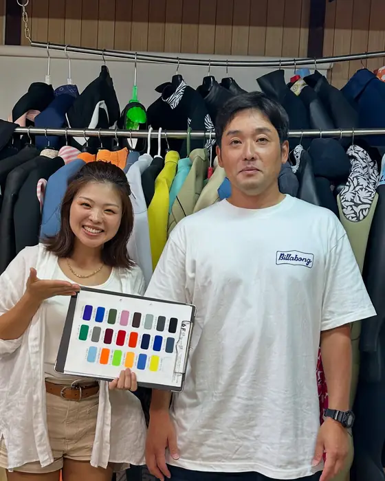 ご来店のお客様とスタッフの記念写真