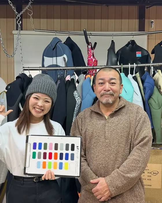 ご来店のお客様とスタッフの記念写真