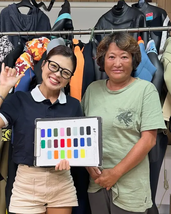 ご来店のお客様とスタッフの記念写真
