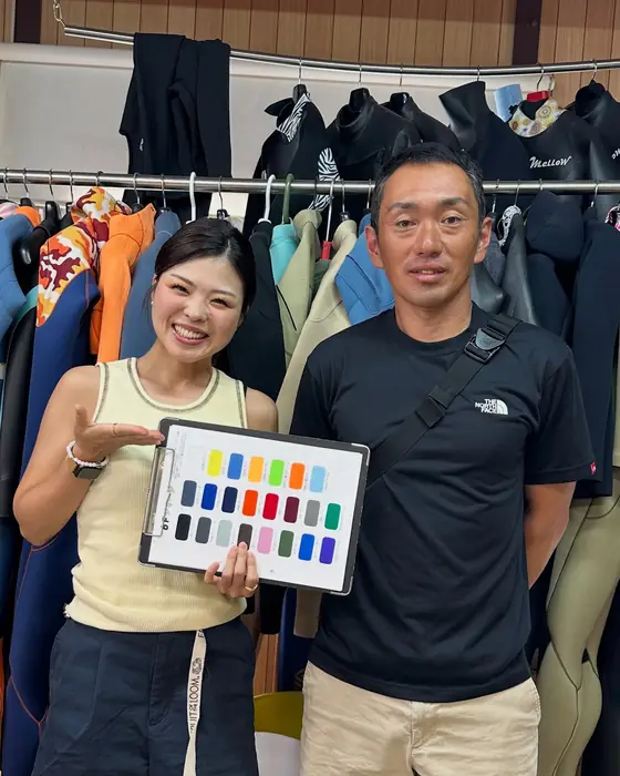 ご来店のお客様とスタッフの記念写真