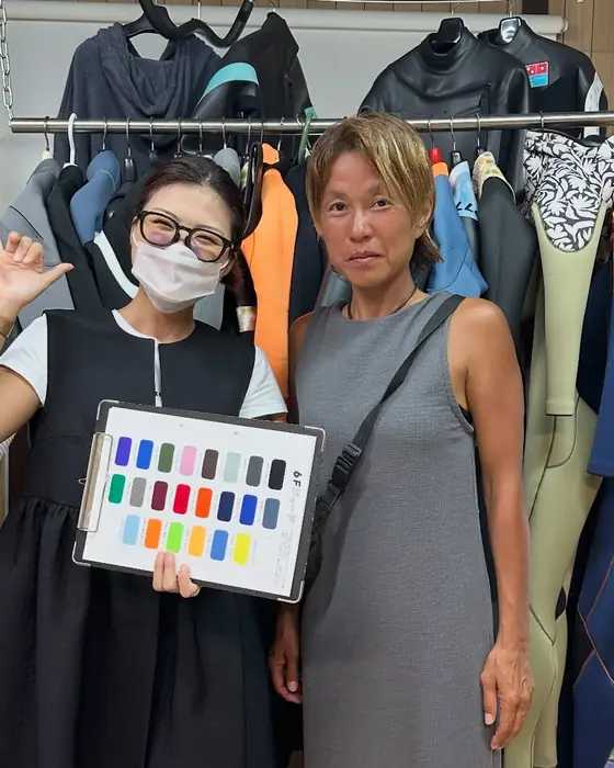 ご来店のお客様とスタッフの記念写真