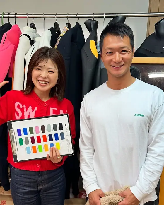 ご来店のお客様とスタッフの記念写真