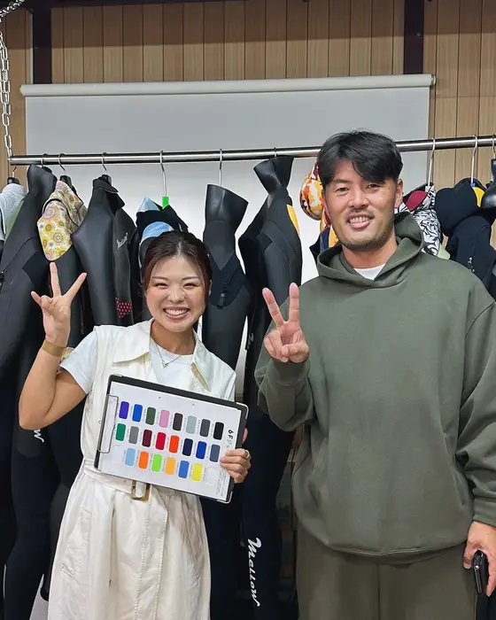 ご来店のお客様とスタッフの記念写真