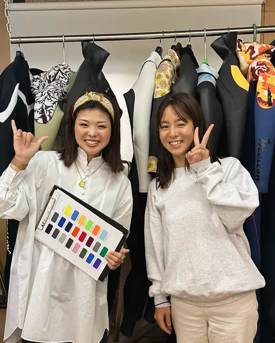 ご来店のお客様とスタッフの記念写真
