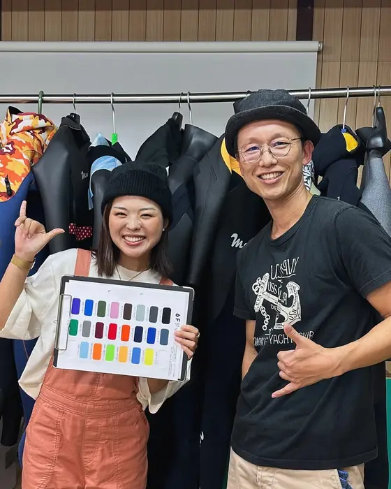 ご来店のお客様とスタッフの記念写真