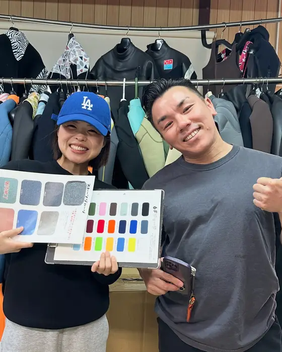 ご来店のお客様とスタッフの記念写真